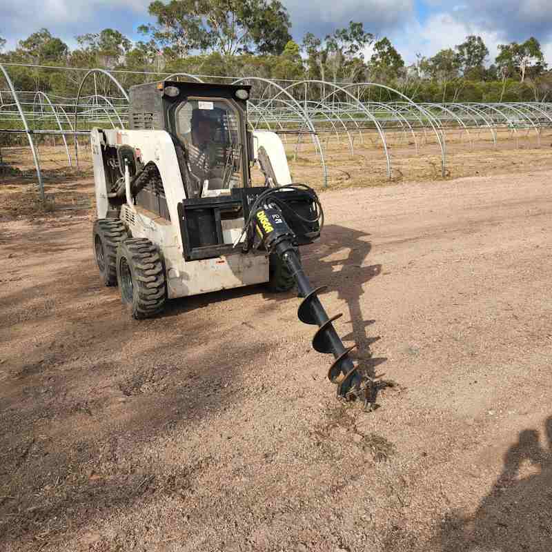 09 - Planting Hole Digga 800x800 20241024 - 01